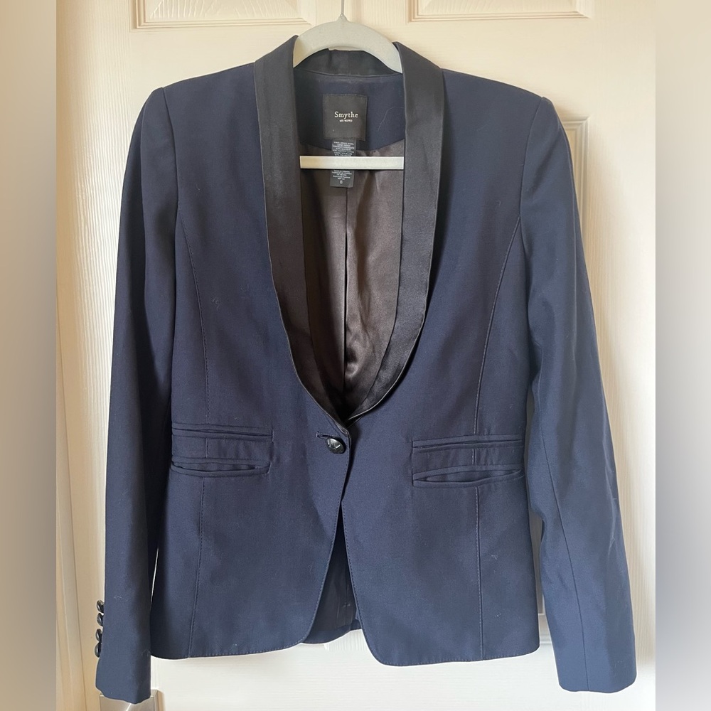 Stylish Smythe Women's Navy Dutchess Blazer with Satin Black Lapels Size 8